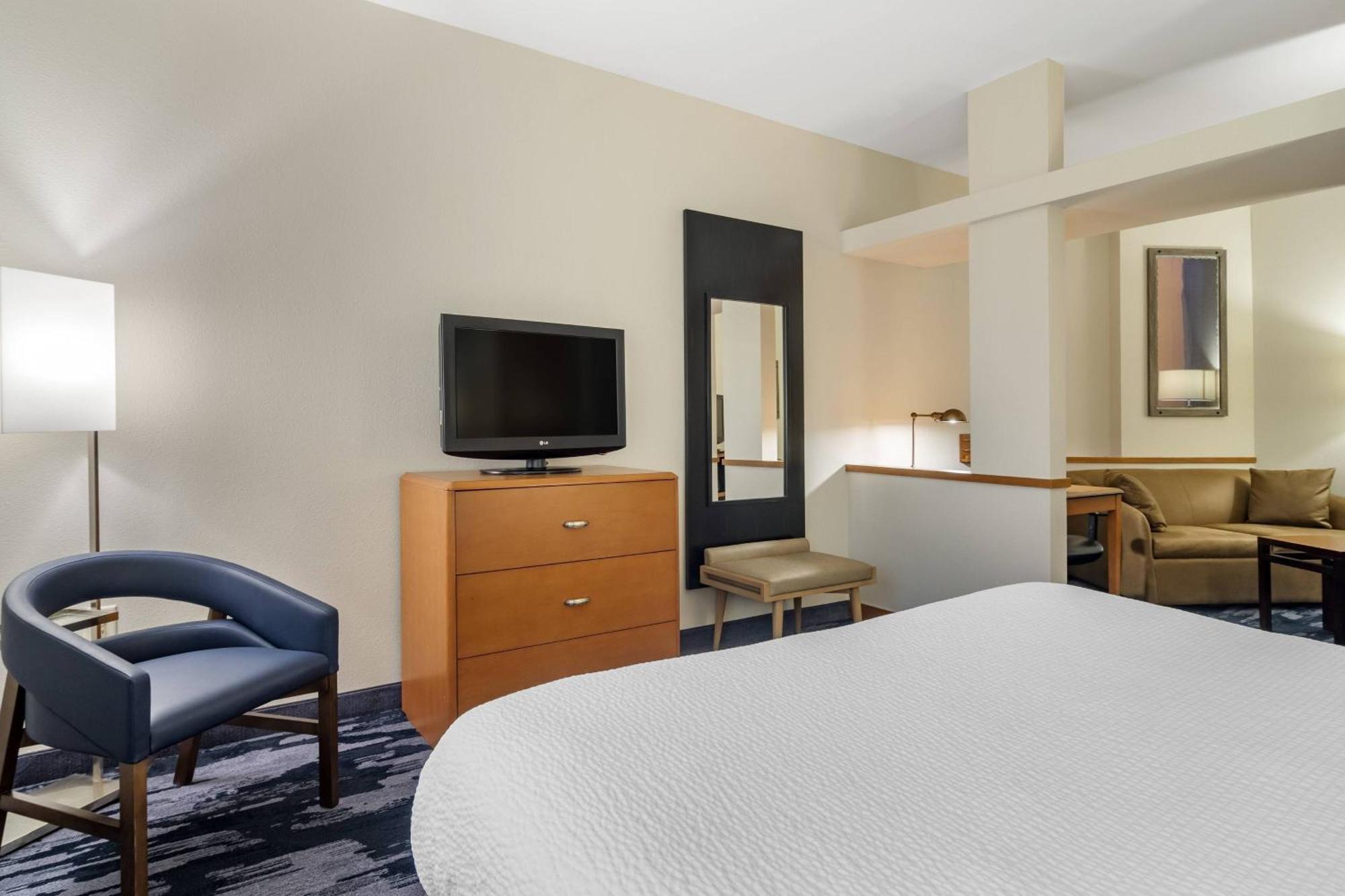 Fairfield Inn & Suites By Marriott Commerce Exterior photo