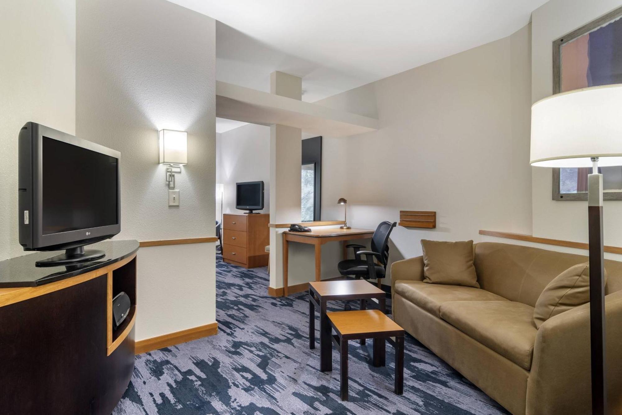 Fairfield Inn & Suites By Marriott Commerce Exterior photo